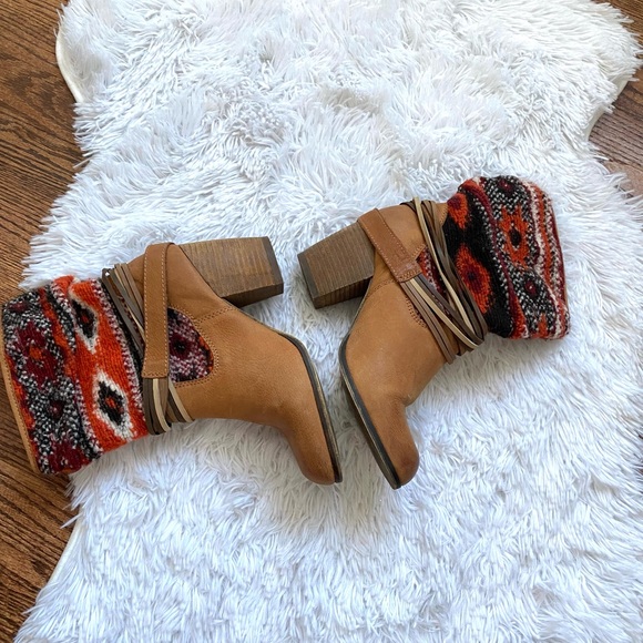 Steve Madden Tolteca Southwest Aztec boho leather Boots size 7.5 - Picture 9 of 11